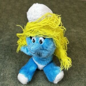 Vintage 1981 Smurfette Smurf Peyo Wallace Berrie & Co. Stuffed Plush Toy